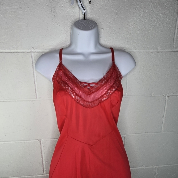 Vtg 50s 60s Cherry Red Nylon Lace Full Slip Dress 40 - Picture 8 of 9